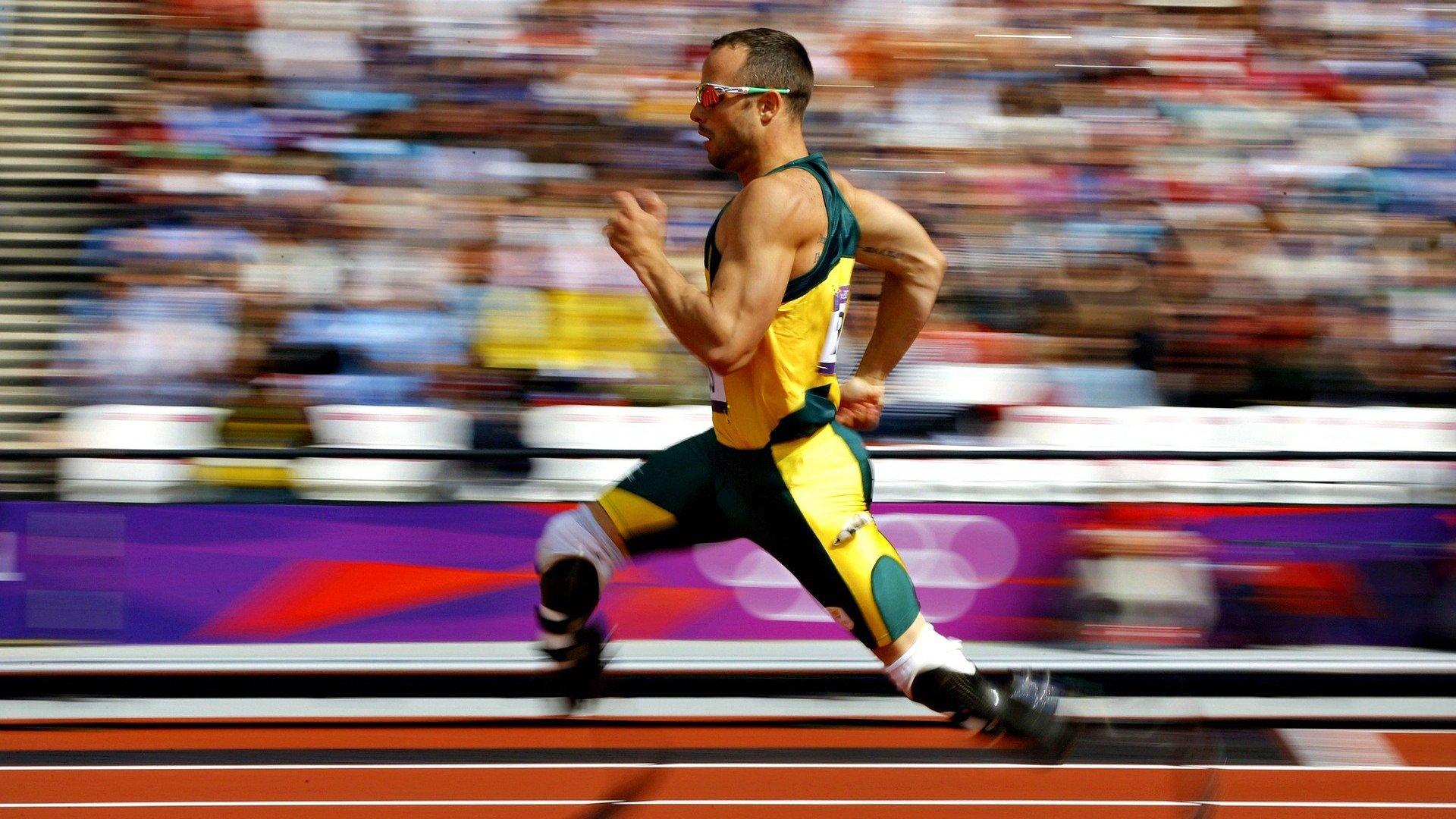 NBA季后赛激战正酣 东西部豪强争夺总决赛门票